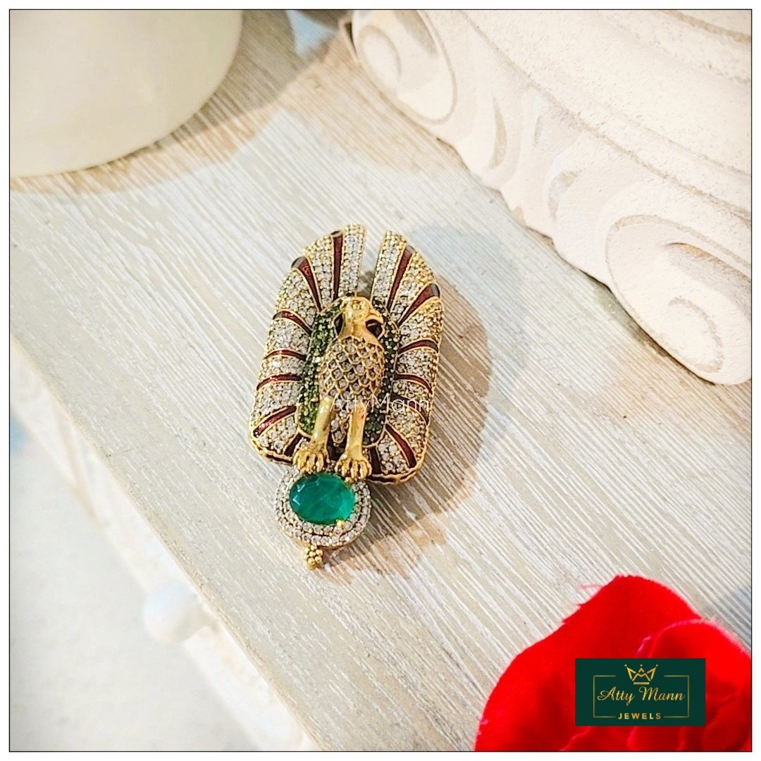 falcon heirloom brooch-2