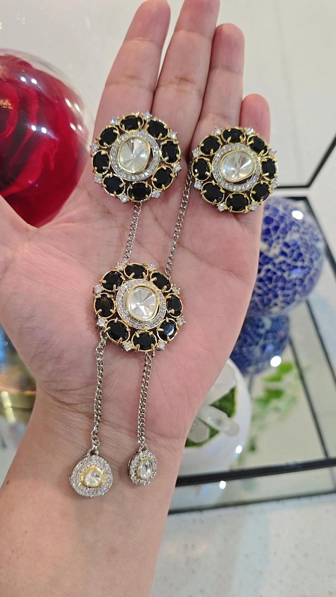 Wednesday Wonders black 2